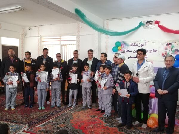 برگزاری مراسم روز پدر در مدارس خلیل‌آباد 