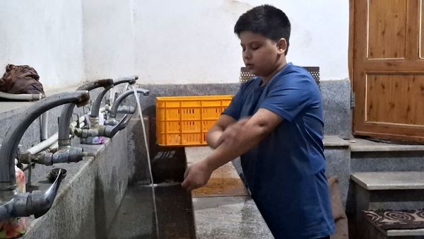 سحرگاه دانش‌آموزان معتکف 