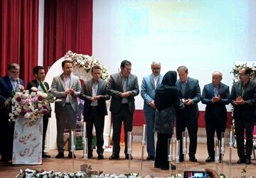 معلمان برگزیده ناحیه ۳ کرمانشاه در آیین «سپاس معلم» تقدیر شدند