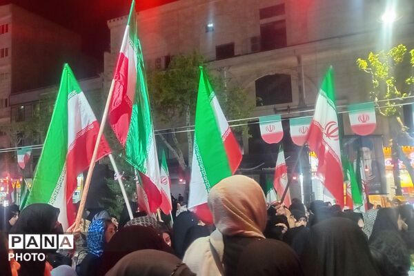 همدلی و حضور پرشور مردم و کودکان بهارستانی در راهپیمایی شبانه«جنگ رمضان»