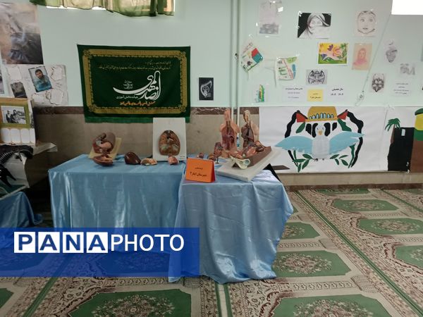 برگزاری مراسم انجمن اسلامی و مدرسه مقاومت در دبیرستان ایثار