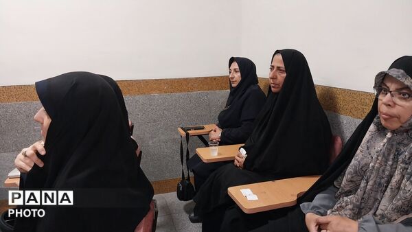 کارگاه آموزشی خودشناسی در دبیرستان آرمینه مصلی‌نژاد