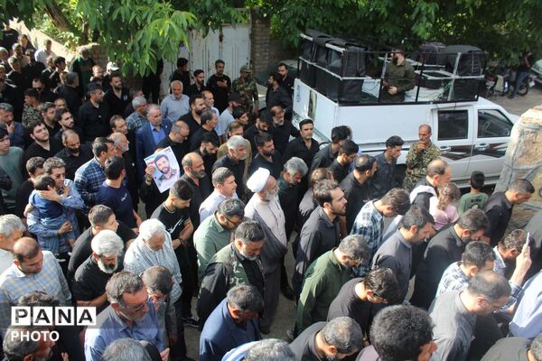 خاکسپاری دو شهید جنگ سوم در گلزار شهدای روستای فردو