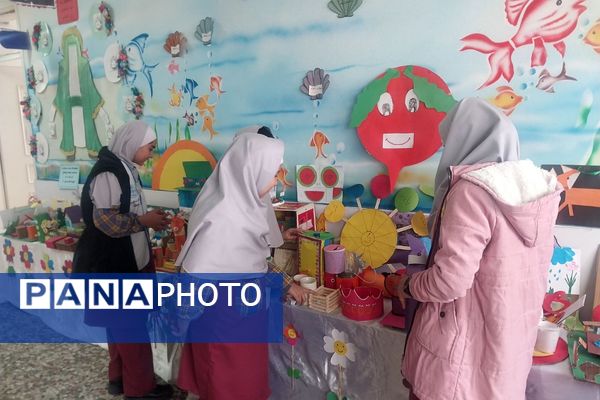  نمایشگاه هفته پژوهش و نواختن زنگ پژوهش در دبستان دخترانه مهران