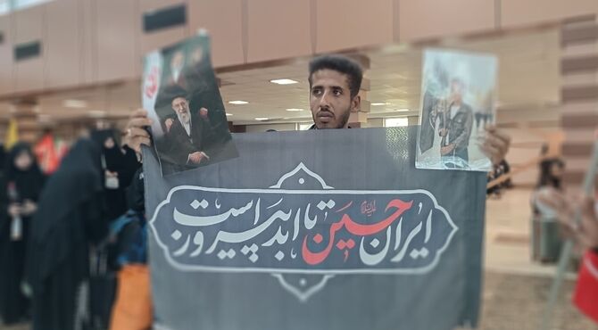 آمدن شکوه ایثار وقتی خانواده‌های شهدای میناب، قلب تهران را به لرزه درآوردند