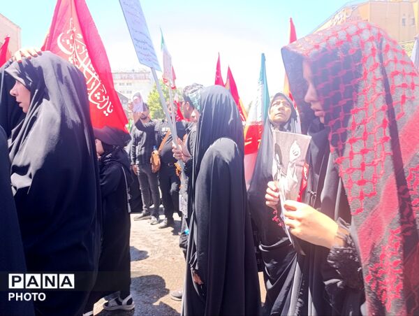 مراسم تشییع رهبر معظم انقلاب و خانواده ایشان در مشهد