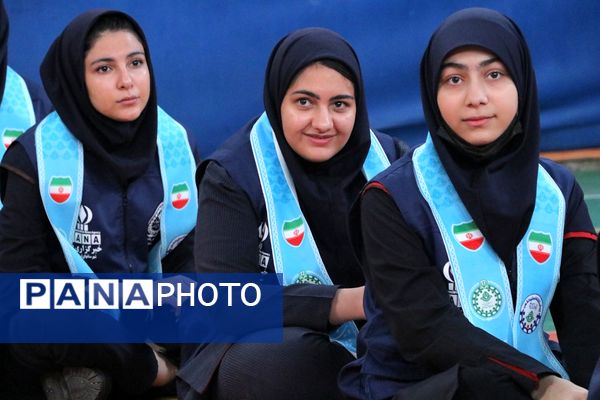 بهارستان دو صحنه همفکری، همدلی و همکاری پیشتازان در همایش یاوران انقلاب