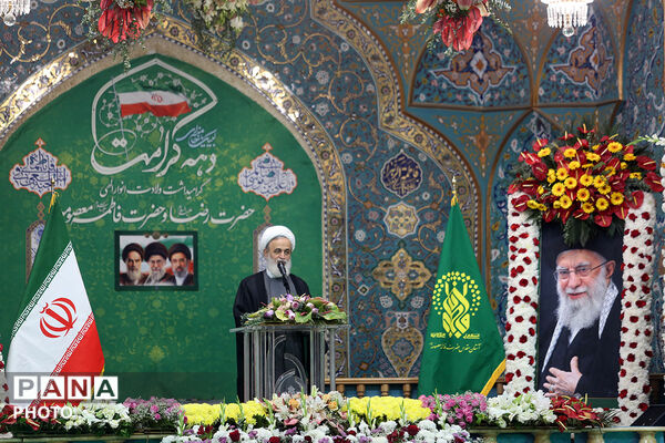 آیین خطبه خوانی خادمان حرم حضرت معصومه(س) در روز دختر