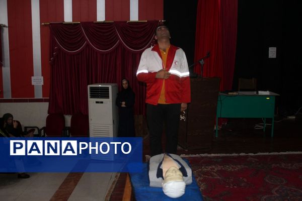 دوره آموزشی کمک‌های اولیه در محمودآباد