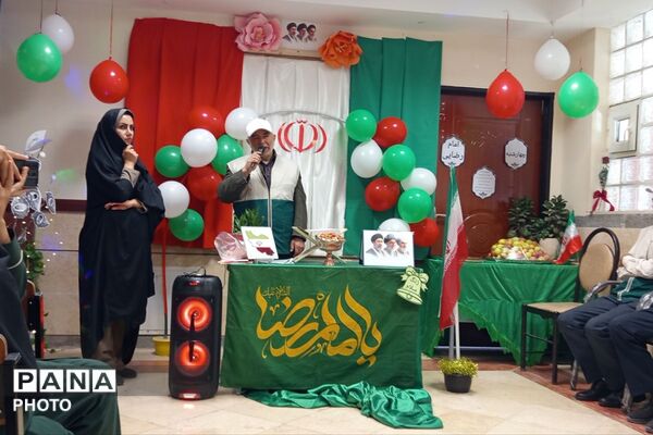 چهارشنبه رضوی در دبیرستان شهید سردار سلیمانی با حضور خادمان امام رضا (ع)