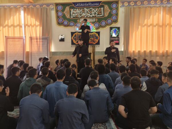 مدرسه شهید رجایی در عزای فاطمه(س) نوای سینه‌زنی سرداد