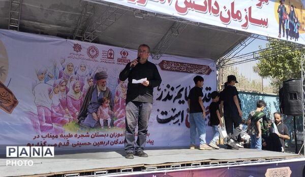  نقش‌آفرینی اعضای سازمان دانش‌آموزی در همایش بزرگ جاماندگان اربعین