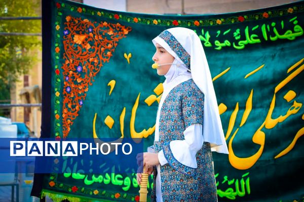 غدیر کیلومتری کاشان؛ جشن بی‌وقفه‌ی ولایت در چهارراه نماز