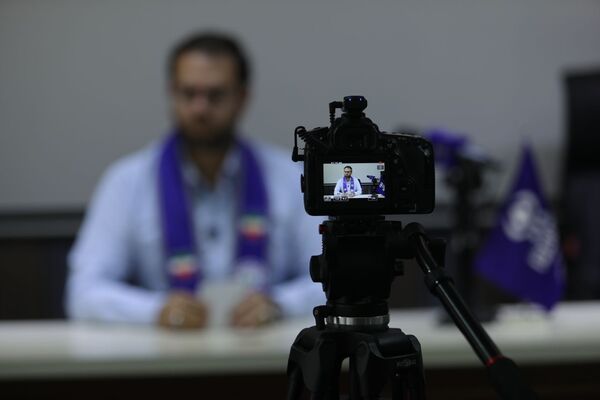 نشست صمیمی دانش‏‌آموز خبرنگاران و نمایندگان مجلس دانش‌آموزی آذربایجان شرقی با علی فلاحتکار