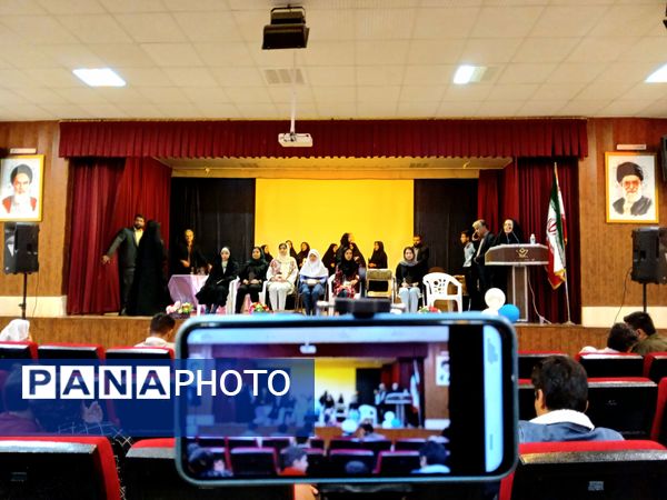 تجلیل از برگزیدگان مسابقات فرهنگی هنری جشنواره امید فردا در نیشابور