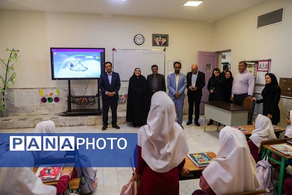 بازدید مدیرکل آموزش‌وپرورش کرمان از مجتمع آموزشی «اندیشه هوشمند ارگ»
