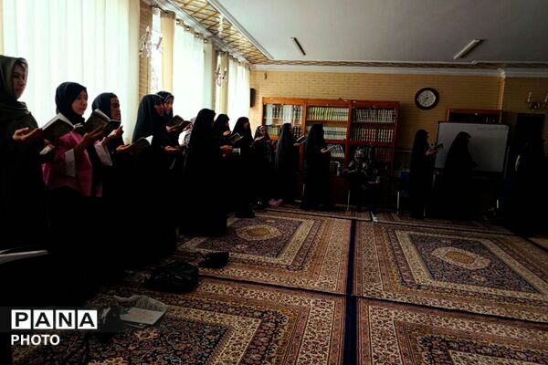 آیین معنوی دعای توسل در دارالقرآن امام مهدی (عج) موسسه کرامت شهرستان ری