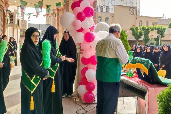 حضور خادمین آستان قدس رضوی در مدرسه شاهد کوثر رباط‌کریم به مناسبت دهه کرامت