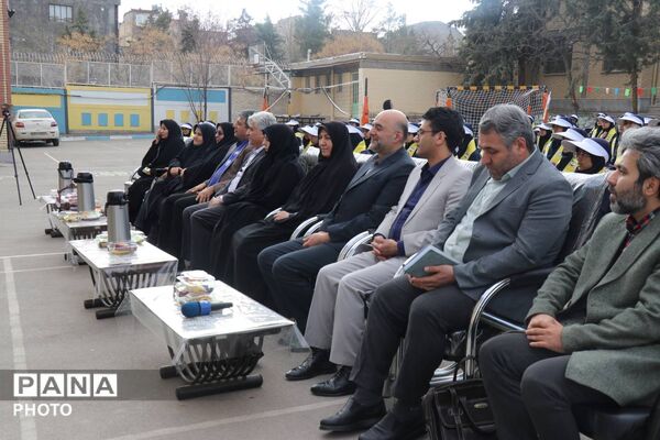 همایش «یاوران انقلاب» ناحیه ۶ مشهد در دبیرستان یاس ۲ 