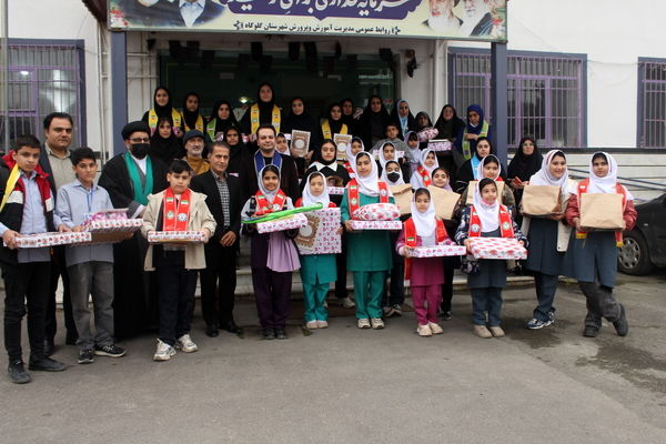 آیین تقدیر از دانش‌آموزان و فرهنگیان برگزیده در گلوگاه