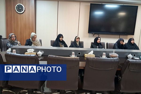 برپایی میز خدمت در فرمانداری شهرستان ملارد به مناسبت هفته بهزیستی 