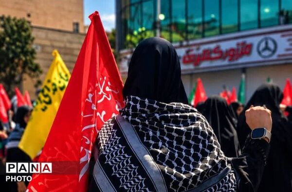 شکوه ۳۱۳ هزار نفری در قلب پایتخت