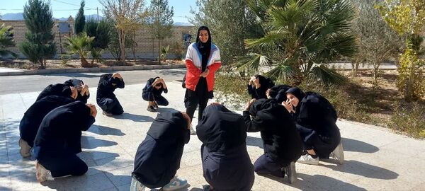 گرامیداشت هفته پدافند غیر عامل در دبیرستان نمونه دولتی برکت خاتم