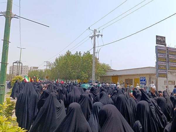 خروش آحاد مردم میناب در جمعه خشم و نصر 