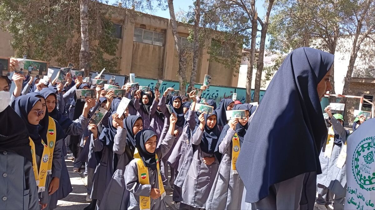 برگذاری جشن عاطفه‌ها در دبیرستان الزهرا 