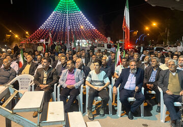 اجتماع پرشور فرهنگیان و دانش آموزان خاتم در میدان داری شهر