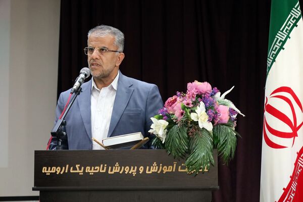 مراسم هفته پیوند اولیا و‌ مربیان در آذربایجان غربی