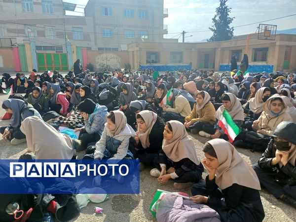 همایش یاوران انقلاب پیشتازان مقاومت در شهرستان ایوان