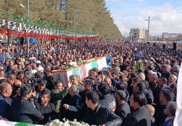 مردمان ولایتدمدار کوهدشت فرزند خود را در به خاک سپردند
