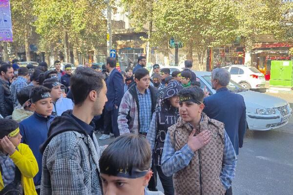 نوجوانان فاطمی از دبیرستان تا مسجد جامع
