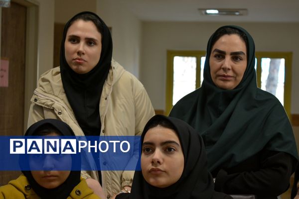 برای اولین‌بار برگزاری کافه ۵۷ در دبیرستان‌ نمونه دولتی ولایت بهارستان‌دو