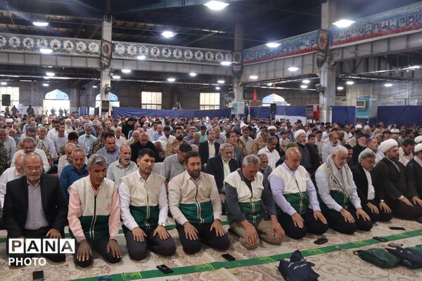  نماز جمعه در مصلی نسیم شهر