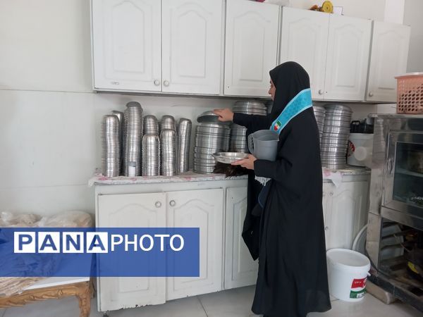 دانش‌آموزان کوهدشتی در خدمت زوار حسینی