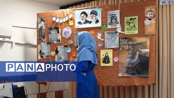 بازدید از غرفه‌های مدرسه انقلاب دبیرستان فرزانگان قائمشهر