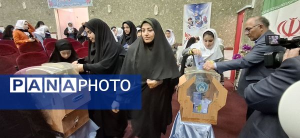 برگزاری آیین شور عاطفه‌ها در مدارس استان اردبیل 