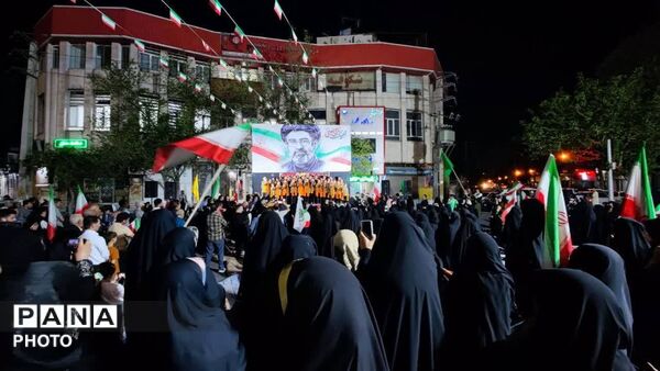 خروشان جمعیت در سراسر مناطق تهران