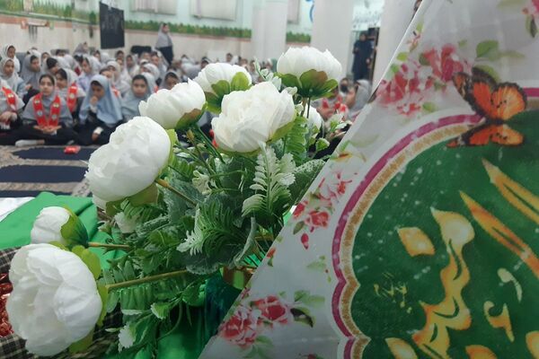 جشن ولادت امام علی(ع) در مدرسه شهید آقچه‌لو رباط‌کریم
