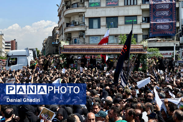 مراسم تشییع پیکر شهدای خدمت در تهران