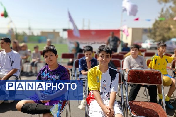 آیین افتتاحیه زمین چمن ورزشی در قالب طرح «شهید سردار سلیمانی» در شهرستان قدس