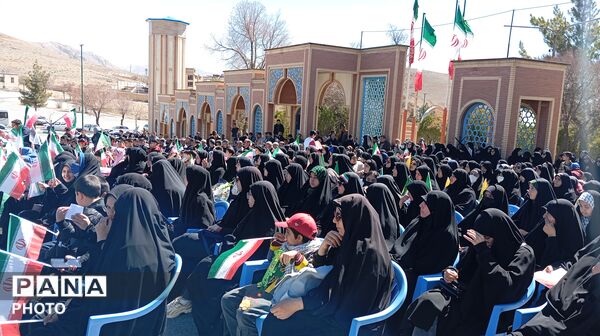 اجتماع باشکوه دانش‌آموزان چهارمحال و بختیاری در گلزار شهدای شهرکرد