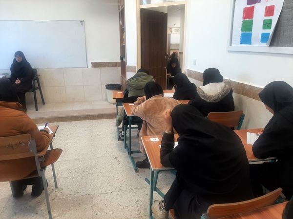 امتحانات نوبت اول دانش آموزان دبیرستان نیایش شهرستان باخرز