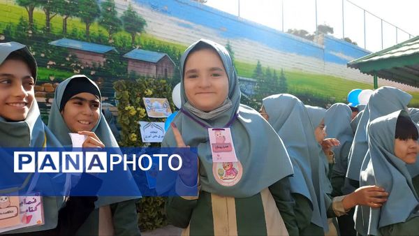 انتخابات شورای دانش آموزی در دبستان شاهد تحقیقی ناحیه 6