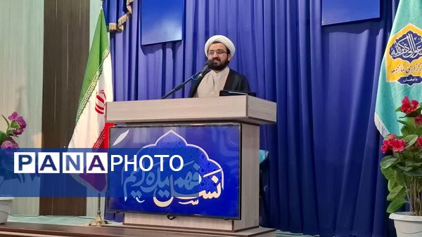 حلقه‌های میقات الصالحین باحضور دانش‌آموزان در مصلی شهرستان دامغان