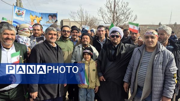 حضور پرشور مردم روستای اسد آباد در راهپیمایی ۲۲ بهمن
