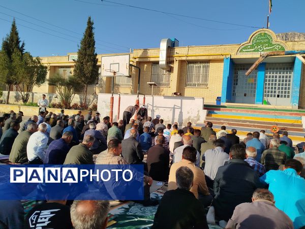 نماز عید فطر ۱۴۰۴ در روستای ظفرآباد شیراز اقامه شد
