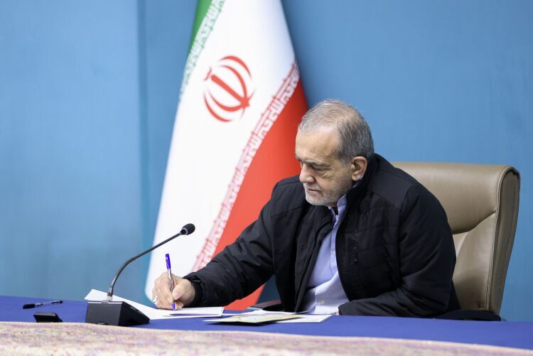 پیام حکیمانه و وحدت آفرین رهبر انقلاب مهم‌ترین پشتوانه برای صیانت از منافع ملی است
